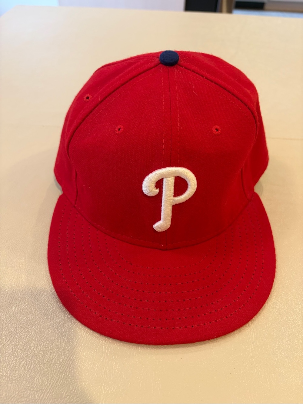 Phillies Fitted Baseball Hat New Era 59Fifty size 7 1/4”